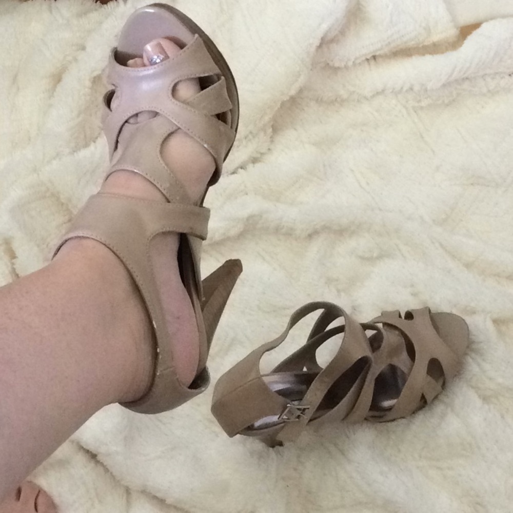 Maurices strap he high heel shoe size 9